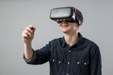 Sanal gerçeklikteki adam