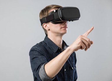 Sanal gerçeklikteki adam