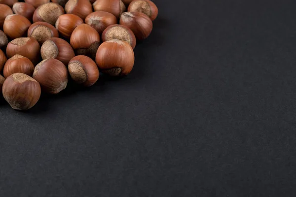 Vlašské ořechy ve skořápce — Stock fotografie