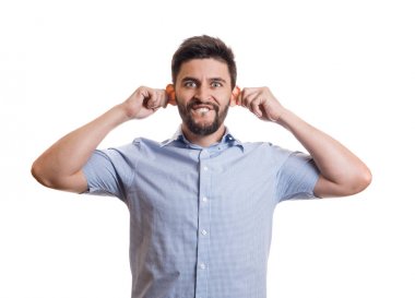 Genç sakallı adamın portresi.