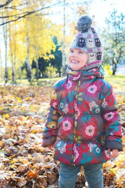 Sonbahar Park küçük kız portresi