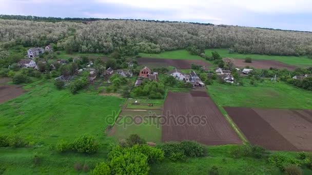 Vista aérea del campo en el día de primavera — Vídeos de Stock