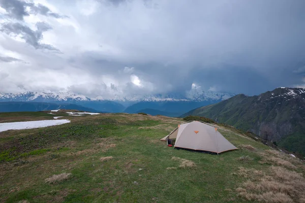 Kamp voor de storm — Stockfoto