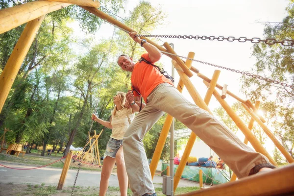 Mutlu çift eğlenmek ve gülmek
