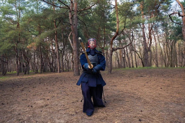 Mannen i traditionella armor för kendo — Stockfoto