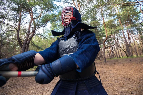 Homem, em armadura tradicional para kendo, close-up — Fotografia de Stock