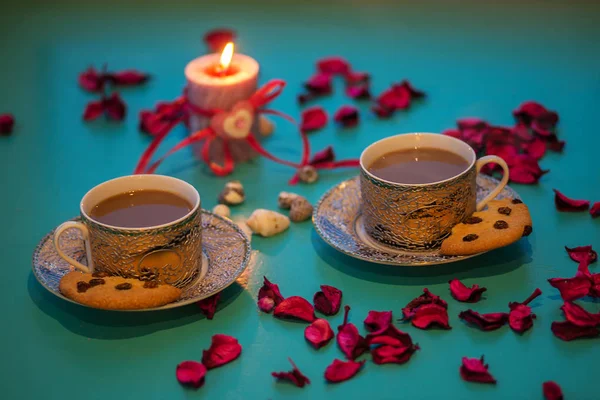 Valentine's Day, romantic dinner - two vintage cups of coffee an — Stock Photo, Image