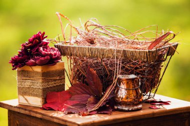 Sonbaharda Park düğün töreni için dekorasyon