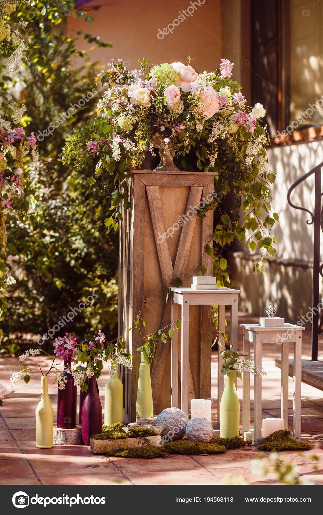 装飾の結婚式 新鮮な生花を花瓶 ストック写真 C 1odinmig Gmail Com