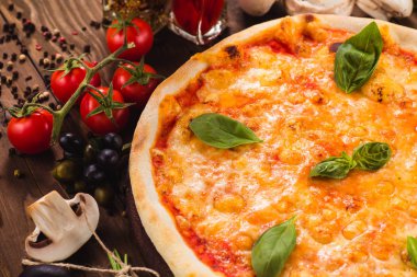 Klasik İtalyan Pizza 