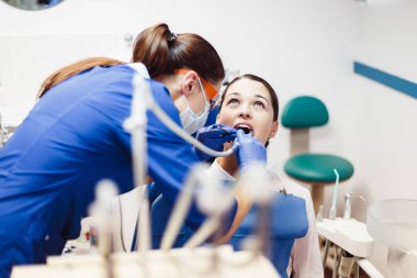 Diş hekimliğinde çalış.