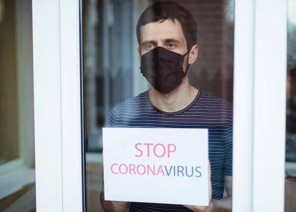 Homem Fica Casa Isolado Durante Quarentena Parem Pandemia Coronavírus Tipo — Fotografia de Stock