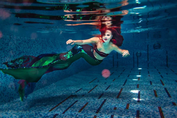 Red Haired Girl Mermaid Costume Underwater Pool — Stock Photo, Image