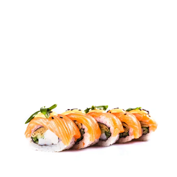 Sushi Rouleaux Sur Fond Blanc Isolé Cuisine Traditionnelle Japonaise — Photo