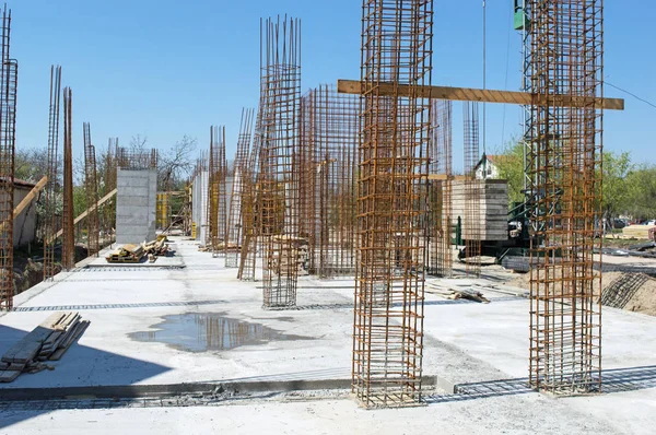 Sitio de construcción contra el cielo azul Fotos De Stock