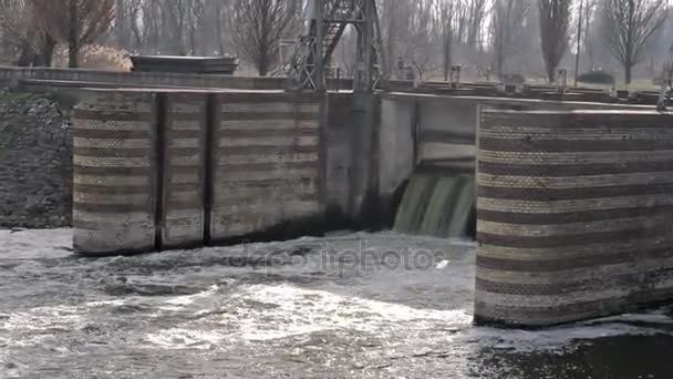 Baraj Becej Tisa Nehri Üzerinde — Stok video
