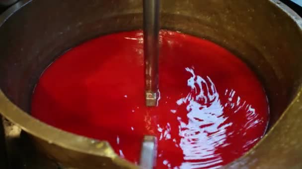 Att göra marmeladkonfekt i roterande maskiner, blandning — Stockvideo