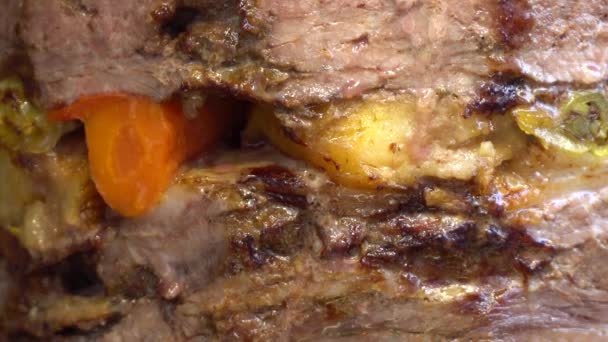 土耳其烤肉和蔬菜。在博德鲁姆，穆拉-土耳其传统烤肉串 — 图库视频影像