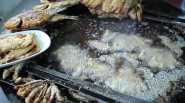 Durak, Istanbul Türkiye'de de büyük bir Pan taze balık kızartma yemek