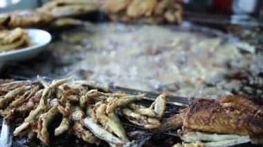 Durak, Istanbul Türkiye'de de büyük bir Pan taze balık kızartma yemek