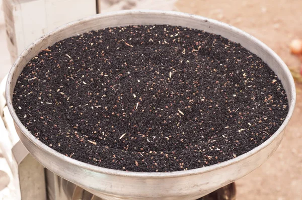 Nigella sativa, siyah kimyon esans yapma makinesi