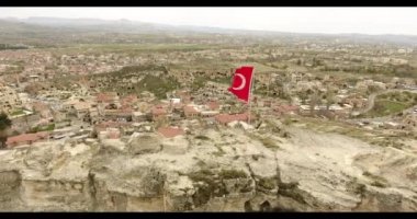 Havadan görünümü, generel Ürgüp ve Türk bayrakları, Kapadokya, Türkiye
