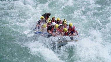 Köprülü Kanyon - Türkiye - Mayıs 2017: Köprüçay, Köprülü Kanyon, Türkiye'de nehir rapids üzerinde rafting su. Türkiye'de en popüler kirişleri Köprüçay nehirdir