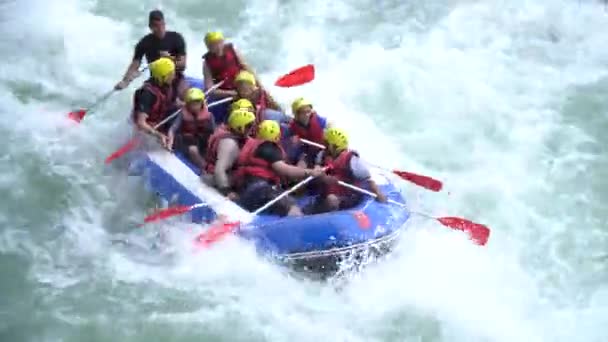 ANTALYA - TURKEY - MAY 2017: Water rafting on the rapids of river Koprucay at Koprulu Canyon, Turkey. Koprucay River is the most popular for rafters in Turkey — Stock Video