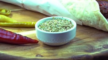 Barbekü Izgara şiş kebap şal plaka üzerinde döndürme