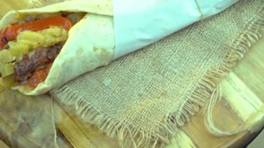 Barbekü Izgara şiş kebap şal plaka üzerinde döndürme