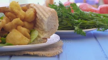 Istanbul fast food, ızgara balık burger sandviç.