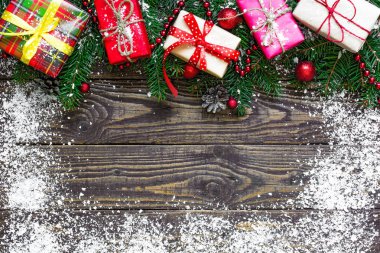 Süslemeleri ve hediye kutularıyla Noel arkaplanı