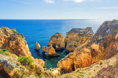 kayalar ve kayalıklarla Ponta da Piedade, Atlantik Okyanusu'nun güzel Deniz Manzaralı