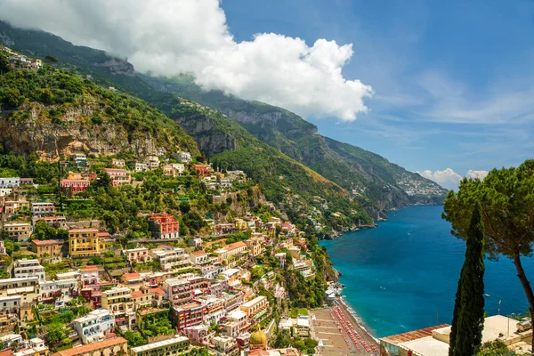 Krásný výhled z města Positano, Itálie — Stock fotografie