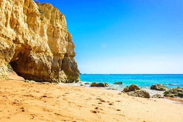 Hermosa vista de Praia da Rocha en Portimao, algarve, Portugal — Foto de Stock
