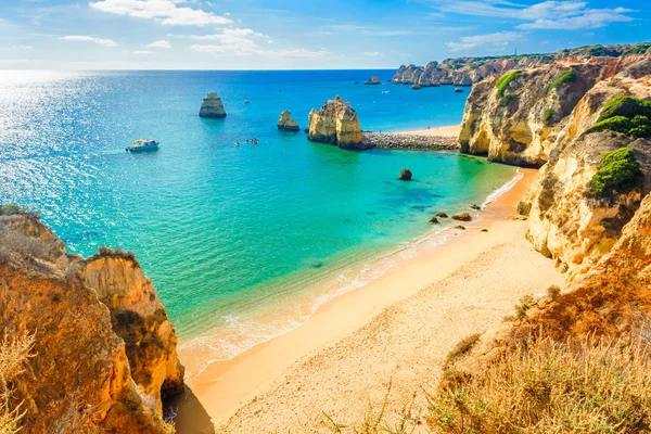 Krásná písečná pláž poblíž Lagos Panta da Piedade, Algarve, Portugalsko — Stock fotografie