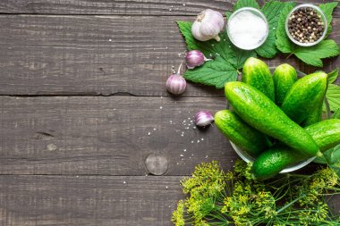 salatalık turşusu yemek pişirmek için malzemeler