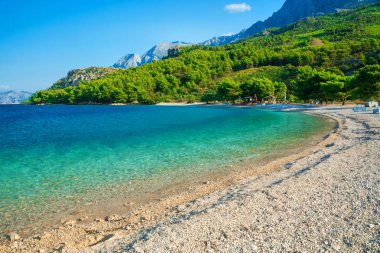 Makarska, Dalmaçya, Hırvatistan lagün ile güzel bir plaj
