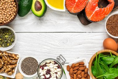omega 3 ve sağlıklı yağ seçimi gıda kaynakları. sağlıklı beslenme beslenme kavramı