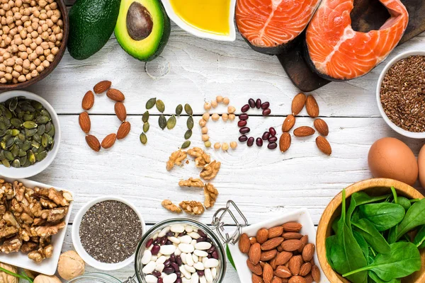 Alimentos ricos en ácidos grasos omega 3 y grasas animales y vegetales saludables. Concepto de alimentación saludable — Foto de Stock