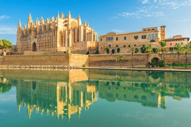 Palma de Mallorca Santa Maria Katedrali 'nin yansıması, Mayorka, Balearic Adası, İspanya