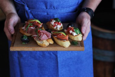 Çeşitli et ve balık ile tost