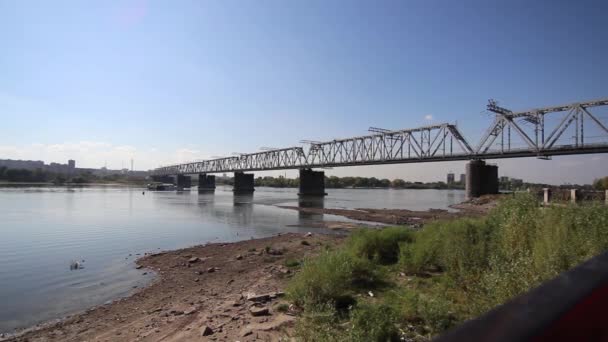 नोवोसिबिर्स्क, साइबेरिया के क्षेत्र पर ओबी नदी पैनोरमा — स्टॉक वीडियो