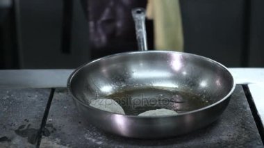 Pirzola pro mutfakta kızartma Şef