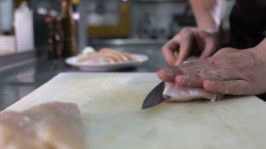 Yağ ve tavuk göğsü uzak kesilmiş Şaolin