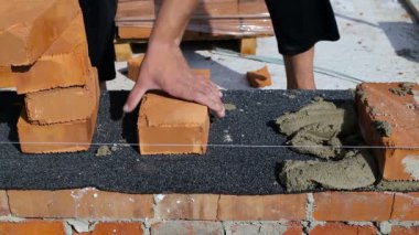 Tuğla açık hava inşaat sitede iş bırakır