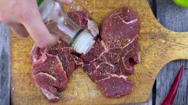 Doğada, üstten görünüm yağlama barbekü et