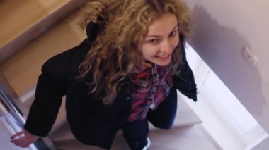 Alt katta hareketli güzel kız bacak Üstten Görünüm