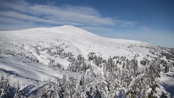 Conducir Través Cima Las Montañas Cubiertas Nieve Esquí Snowboard Momento — Vídeos de Stock