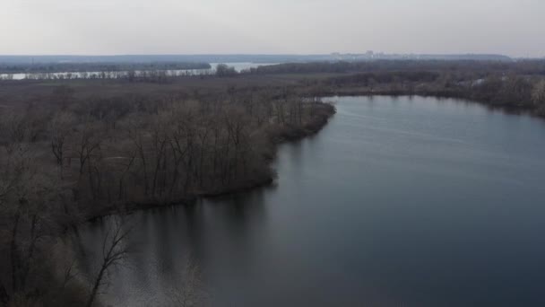 Górny Widok Krajobraz Charakter Lasu Jeziora Rzeka Horyzoncie Słonecznym Mieście — Wideo stockowe
